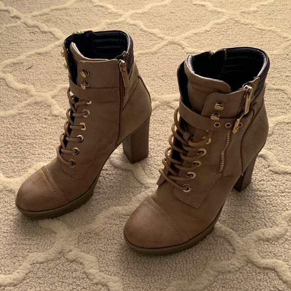 Guess zip & tie Booties Light Brown Tan 3.5 inch heels Women’s 6.5 M Like New - Picture 2 of 7